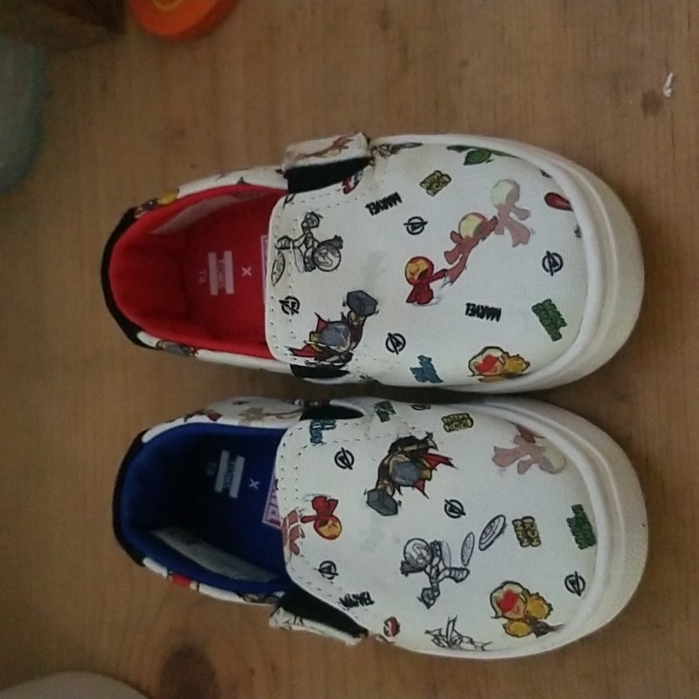 Tom's Luca Toddler Slip-On Sneakers Avengers Pattern